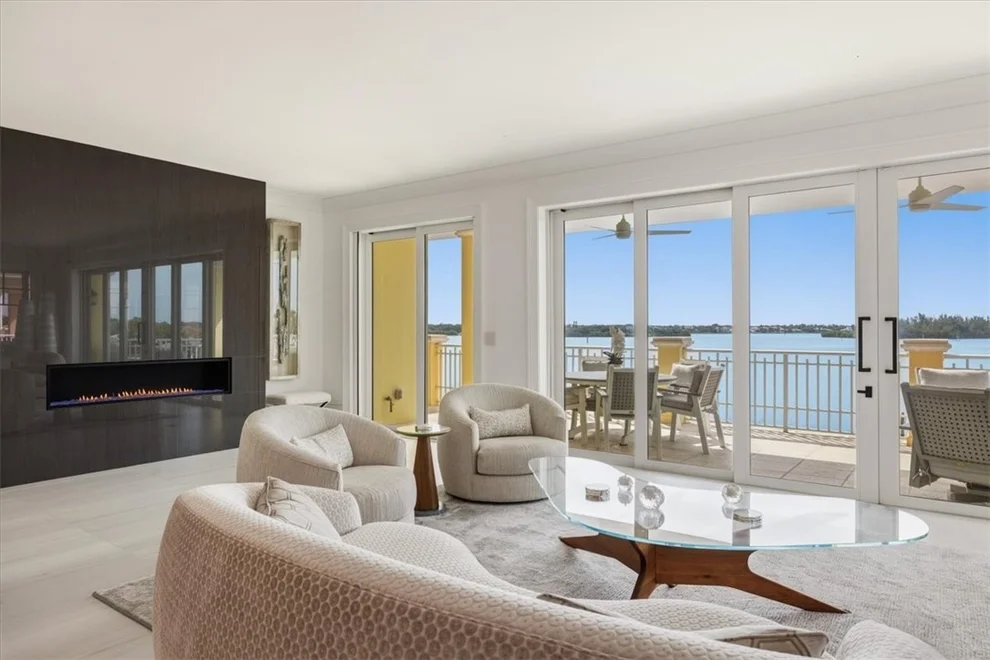 7 Royal Palm Pointe