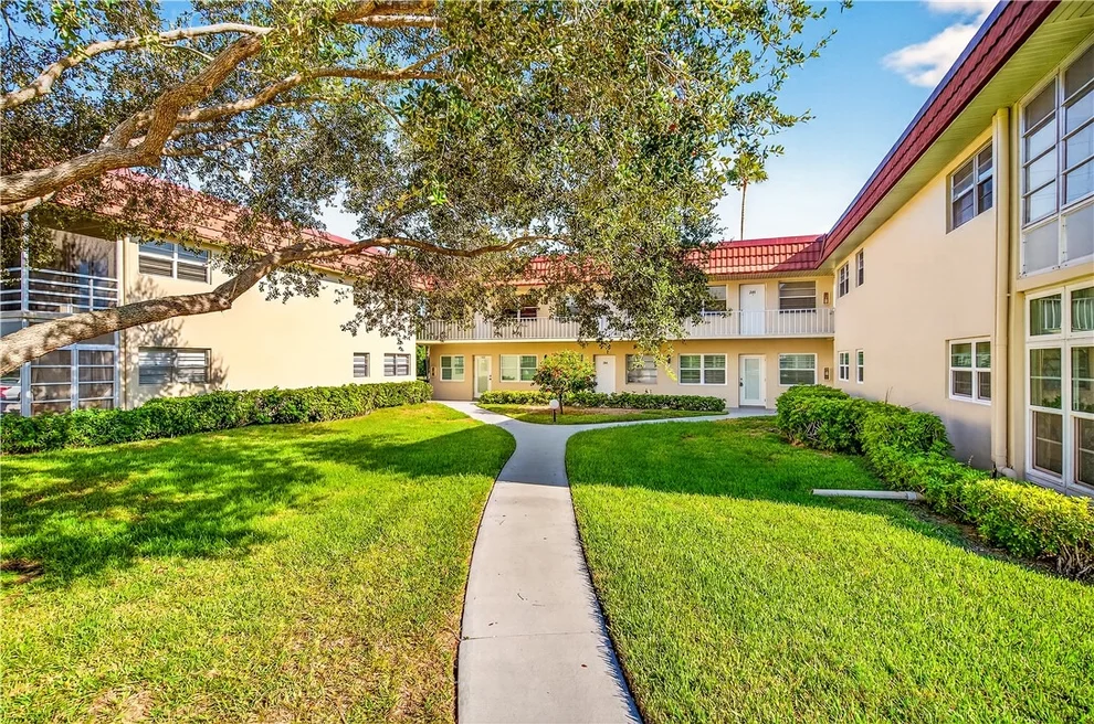 Unit for sale at 102 Royal Oak Drive, Vero Beach, FL 32962