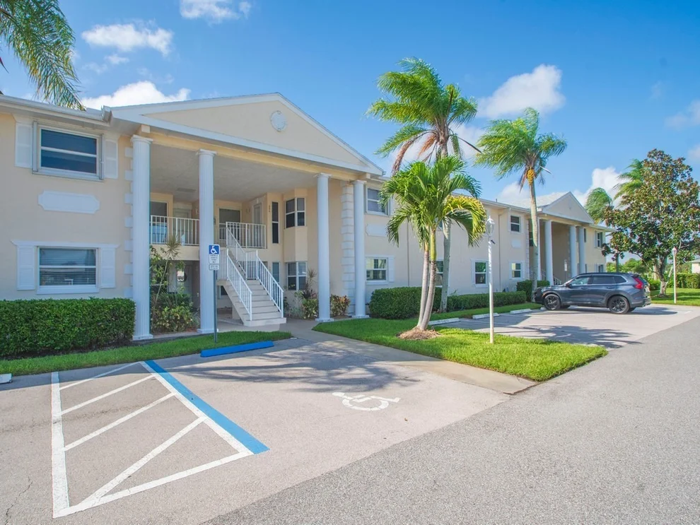 Unit for sale at 655 W Lake Jasmine Circle, Vero Beach, FL 32962