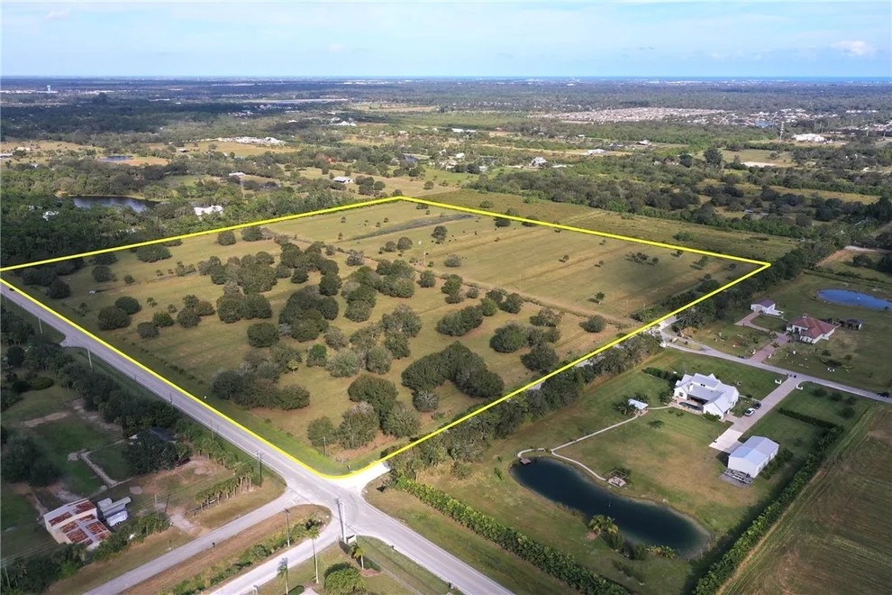 Unit for sale at 495 66th Avenue SW, Vero Beach, FL 32968