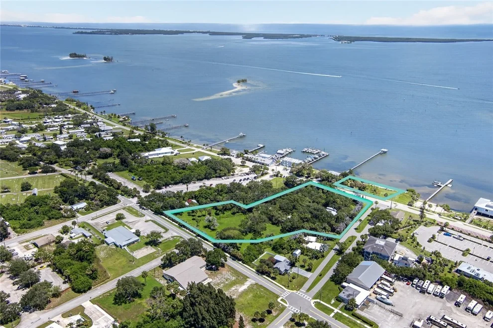 Unit for sale at 608 Davis Street, Sebastian, FL 32958