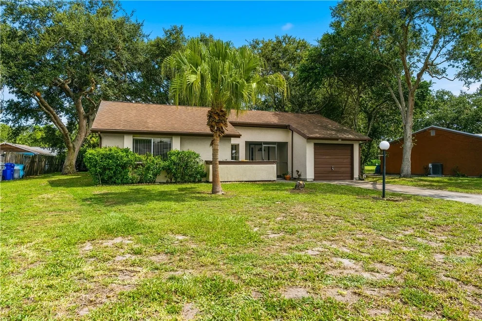 Unit for sale at 820 23rd Place SW, Vero Beach, FL 32962