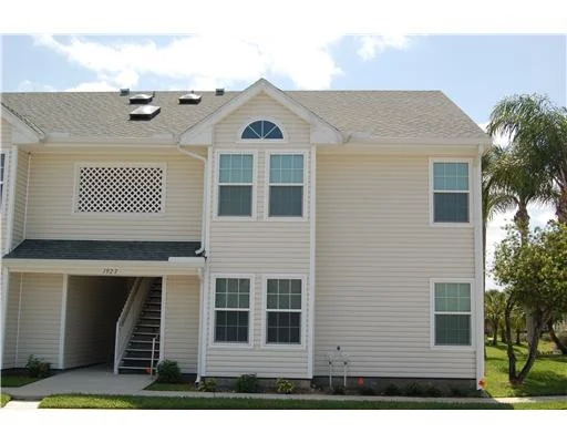 Unit for sale at 1927 Aynsley Way, Vero Beach, FL 32966