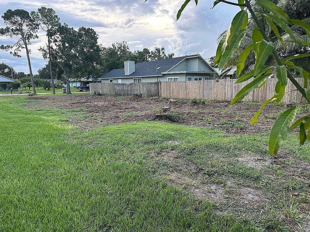 Unit for sale at 1530 17th Court SW, Vero Beach, FL 32962