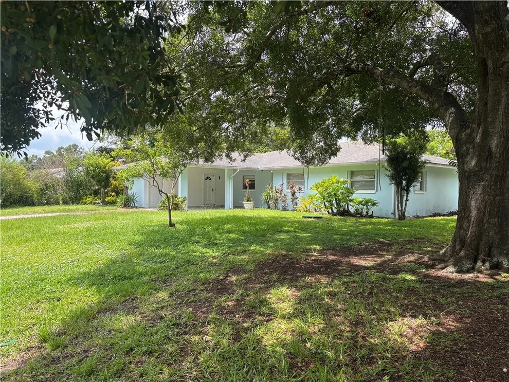 Unit for sale at 1435 29th Avenue, Vero Beach, FL 32960