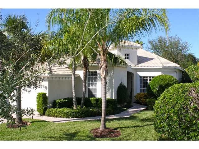 Unit for sale at 825 Island Club Square, Vero Beach, FL 32963