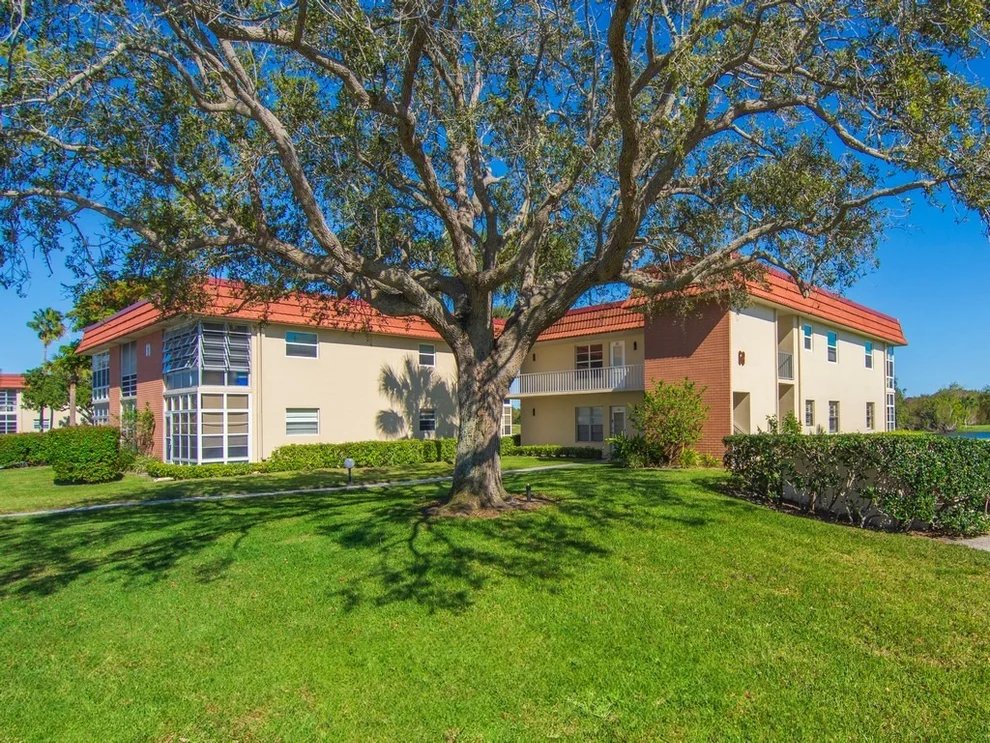 Unit for sale at 68 Royal Oak Court, Vero Beach, FL 32962