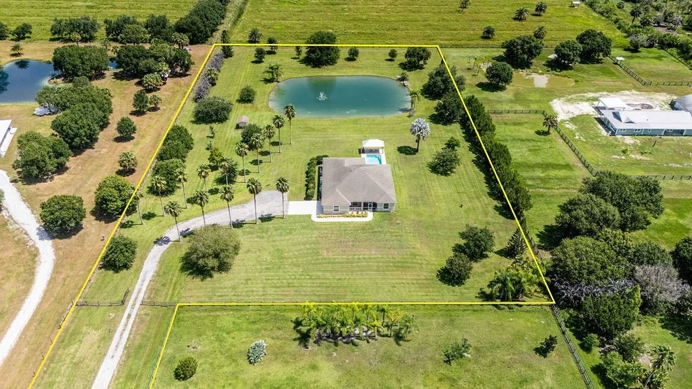 Unit for sale at 5190 21st Street SW, Vero Beach, FL 32968