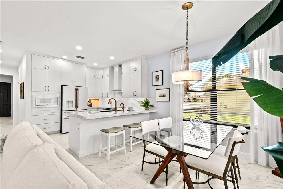 Unit for sale at 10081 W Villa Circle, Vero Beach, FL 32966