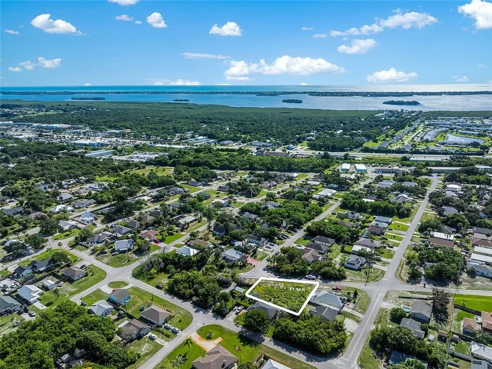 Unit for sale at 1325 2nd Road SW, Vero Beach, FL 32962