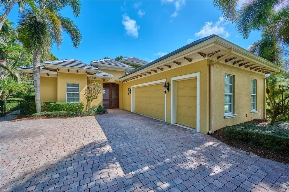 Unit for sale at 601 Bridgewater Lane SW, Vero Beach, FL 32962
