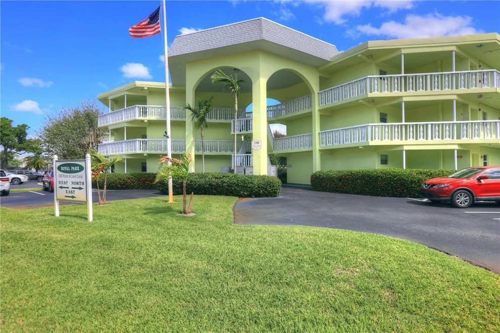 Unit for sale at 1100 W Ponce De Leon Circle W, Vero Beach, FL 32960