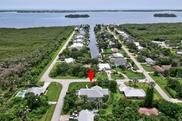 Unit for sale at 185 12th Street SE, Vero Beach, FL 32962