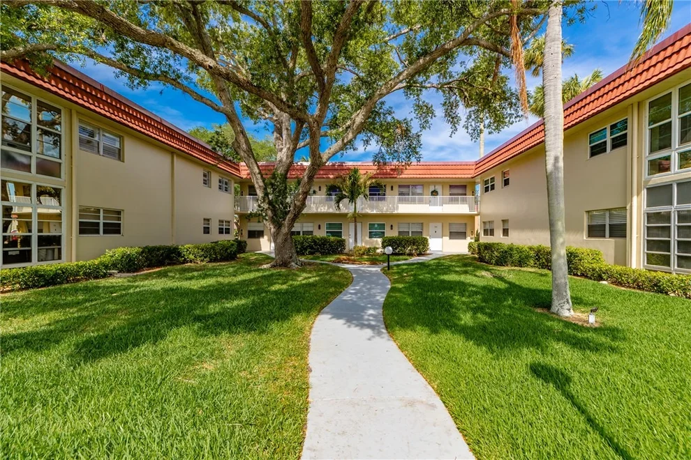 Unit for sale at 17 Vista Palm Lane, Vero Beach, FL 32962