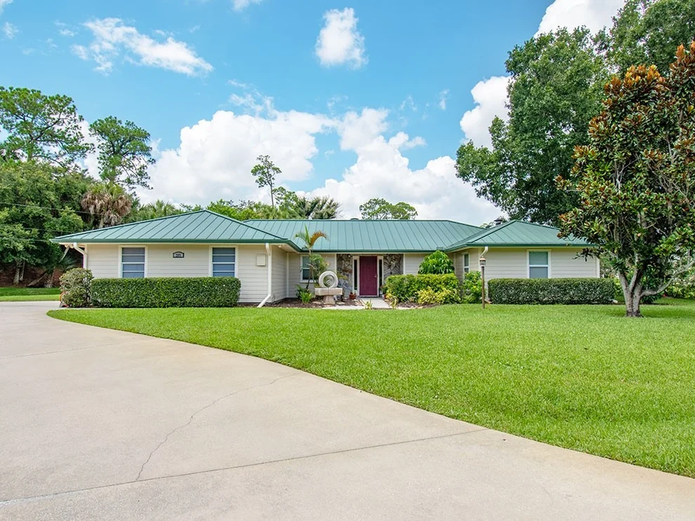 Unit for sale at 285 32nd Court SW, Vero Beach, FL 32968