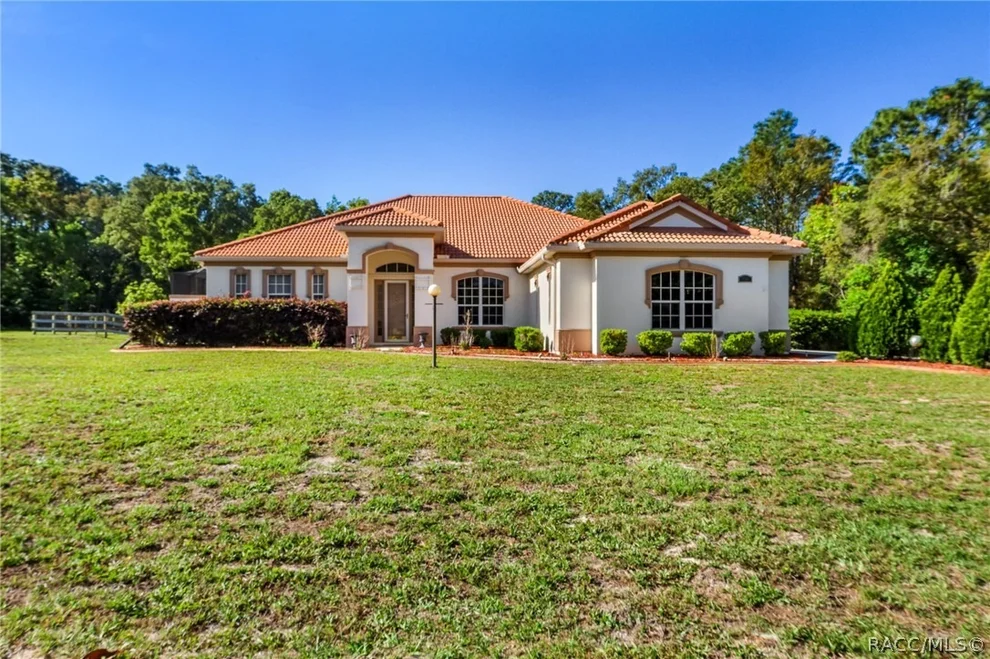 Unit for sale at 724 W Massachusetts Street, Hernando, FL 34442