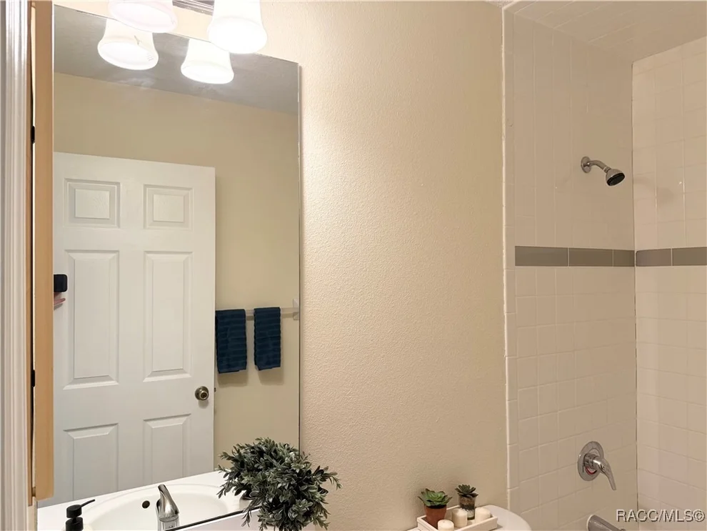 Unit for sale at 996 W Colbert Court, Beverly Hills, FL 34465
