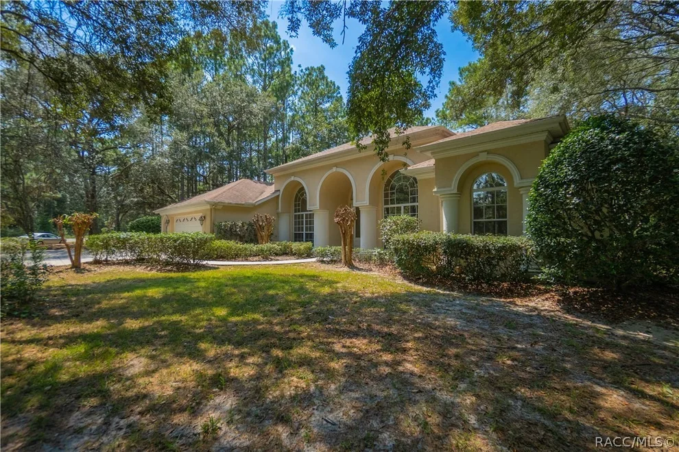Unit for sale at 5945 N Oakmont Drive, Beverly Hills, FL 34465