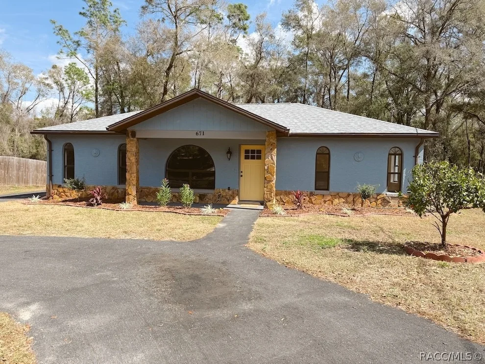Unit for sale at 671 N Croft Avenue, Inverness, FL 34453