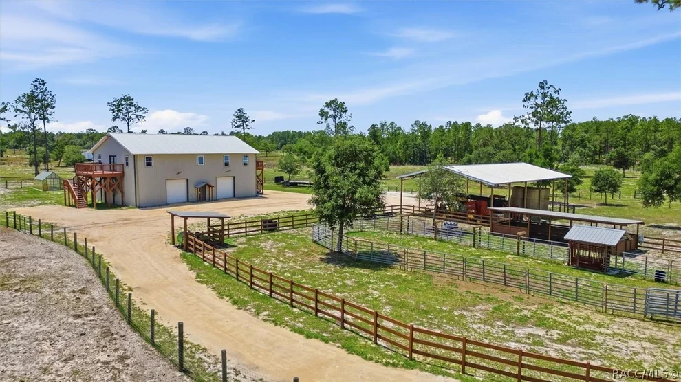 Unit for sale at 9560 N Parkwood Avenue, Dunnellon, FL 34433