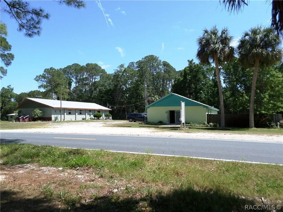 Unit for sale at 6005 40 Highway W, Yankeetown, FL 34498