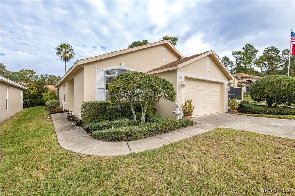 Unit for sale at 11323 Highlander Court, Spring Hill, FL 34609
