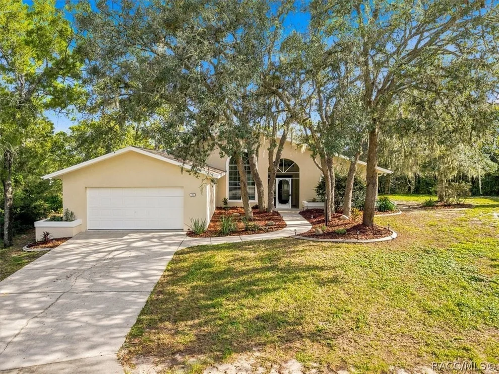 Unit for sale at 18 Dahlia Court S, Homosassa, FL 34446