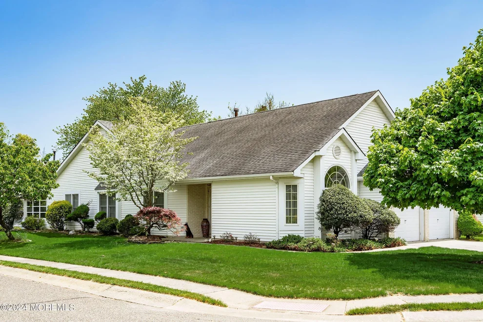 Unit for sale at 1414 Burr Oak Road, Toms River, NJ 08755