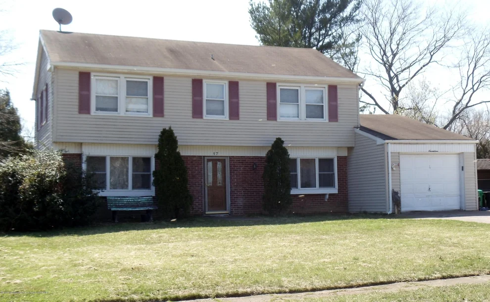 Unit for sale at 17 Ardmore Lane, Aberdeen, NJ 07747