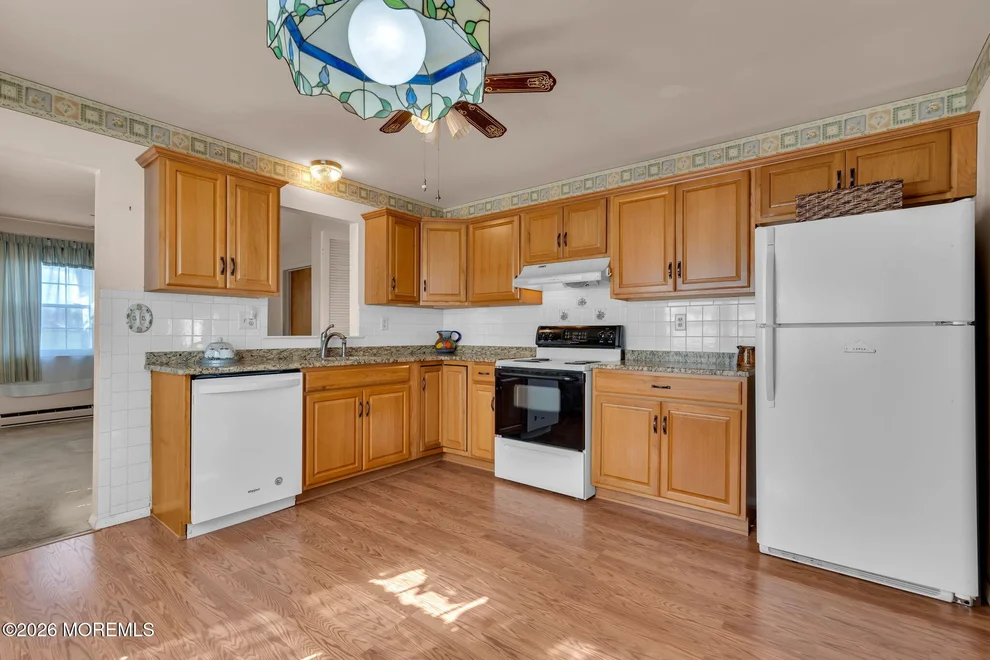 Unit for sale at 18 Leighton Lane, Manchester, NJ 08759