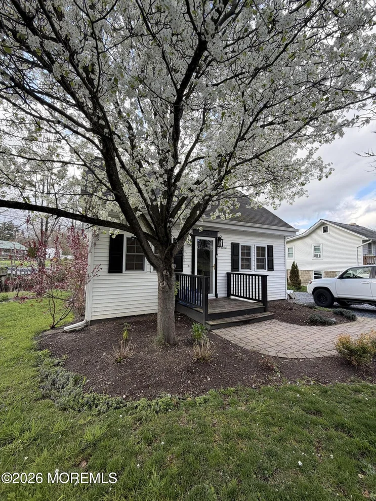 Unit for sale at 1 Riverside Road, Hewitt, NJ 07421