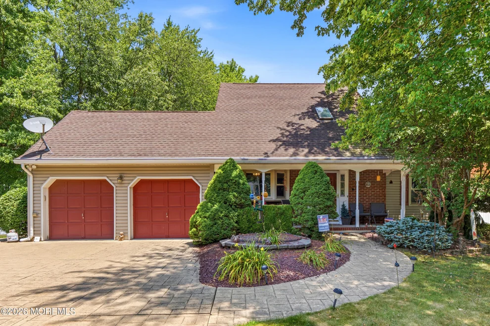 Unit for sale at 9 Benjamin Court, Old Bridge, NJ 08857
