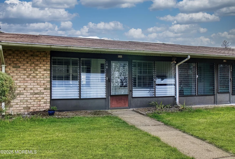 Unit for sale at 18B Yorkshire Court, Manchester, NJ 08759