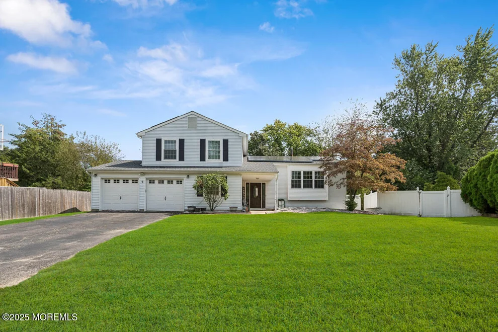 Unit for sale at 9 Cove Court, Howell, NJ 07731