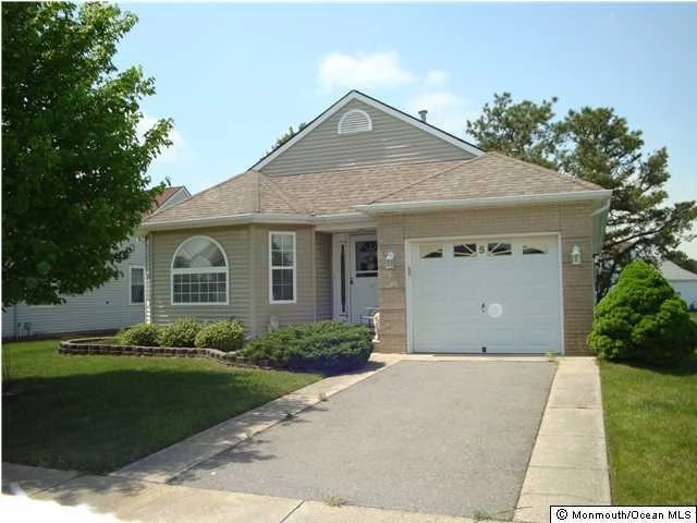 Unit for sale at 5 Sandhurst Court, Toms River, NJ 08757