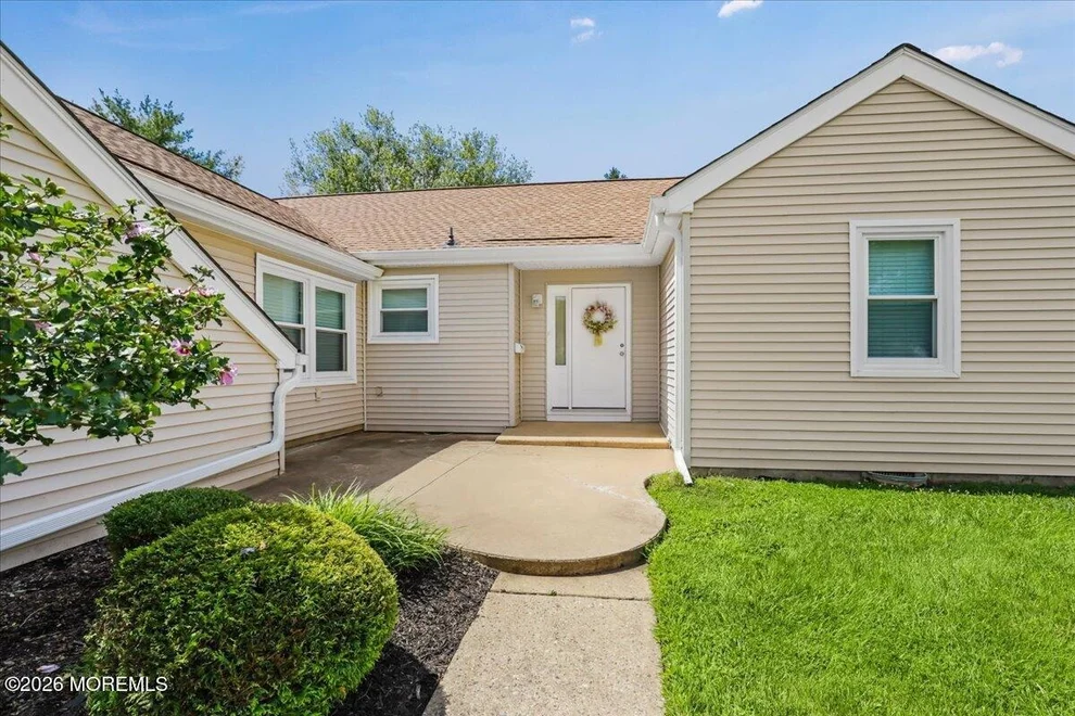 Unit for sale at 117 Lowens Strasse, Freehold, NJ 07728