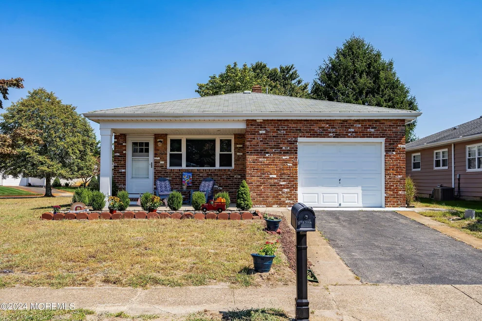 Unit for sale at 185 Bonaire Drive, Toms River, NJ 08757