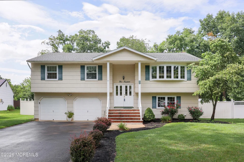 Unit for sale at 514 Oakview Drive, Toms River, NJ 08753