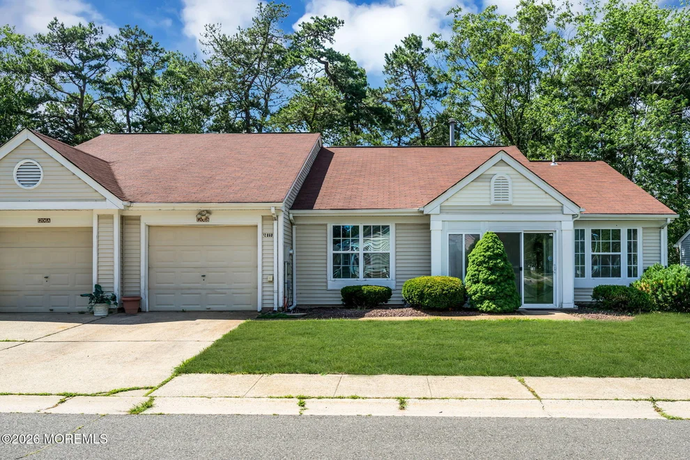Unit for sale at 1206B Thornbury Lane, Manchester, NJ 08759