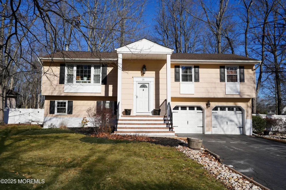 Unit for sale at 21 Yorke Drive, Freehold, NJ 07728