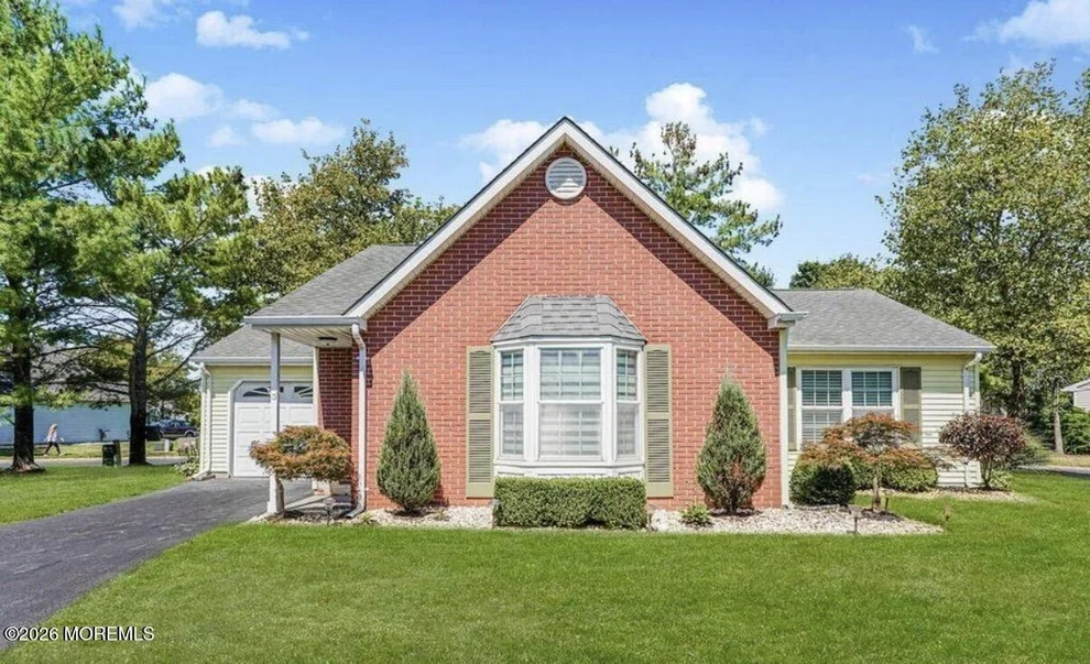 Unit for sale at 13 Gatley Close, Freehold, NJ 07728