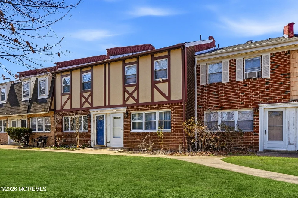 Unit for sale at 7 Briar Mills Drive, Brick, NJ 08724