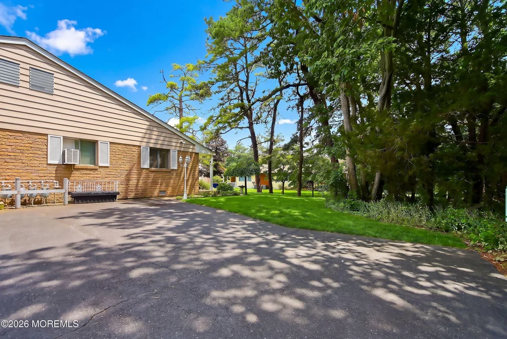 Unit for sale at 5 Sparrow Street, Manchester, NJ 08759