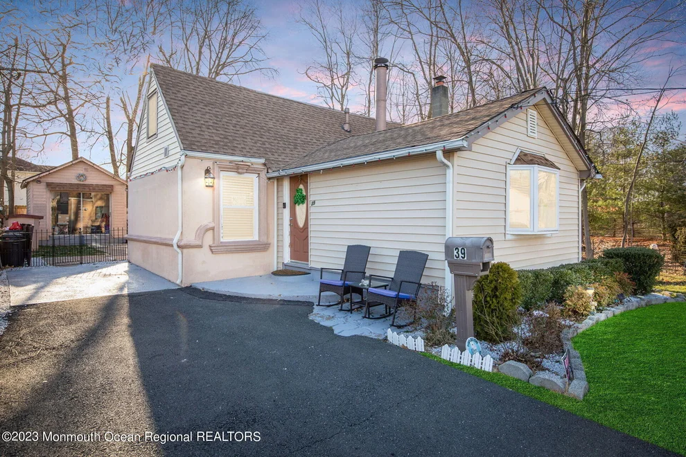 Unit for sale at 39 Salem Place, Cliffwood, NJ 07721