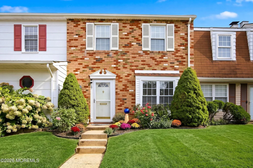 Unit for sale at 17 Kingsley Way, Freehold, NJ 07728