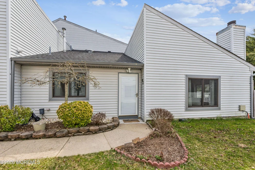 Unit for sale at 92 Lexington Circle, Matawan, NJ 07747
