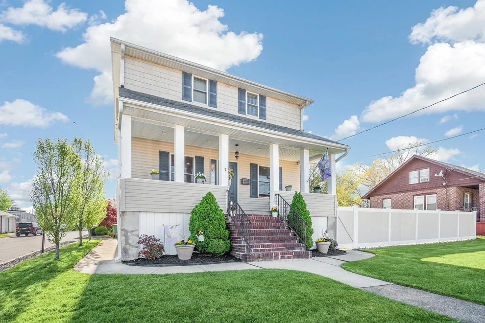 Unit for sale at 7 Outlook Avenue, Sayreville, NJ 08872