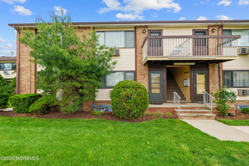 Unit for sale at 735 Cricket Lane, Woodbridge, NJ 07095