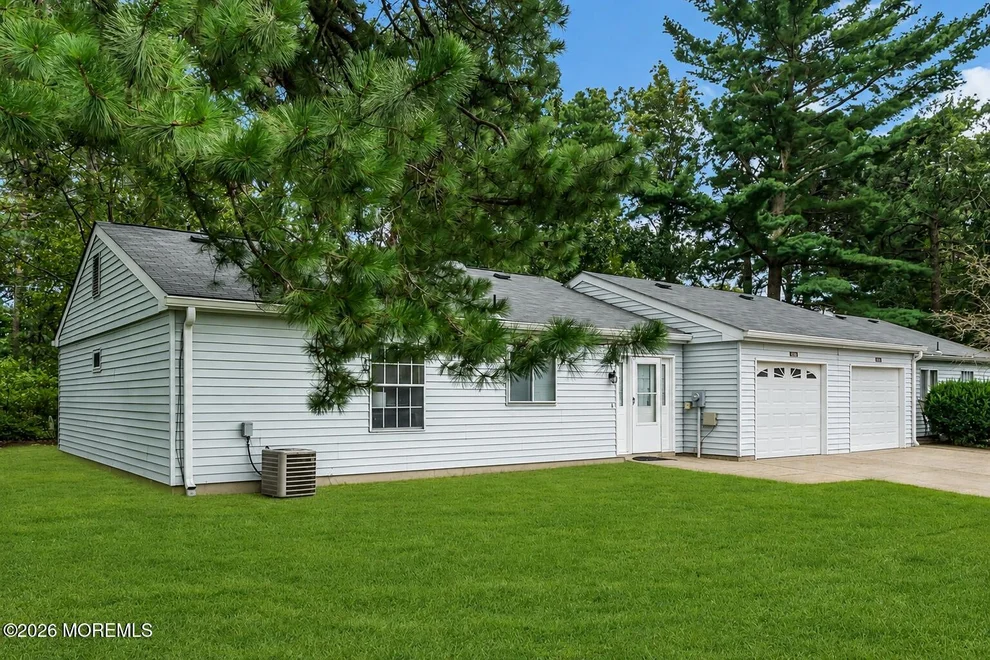 Unit for sale at 519B Cheshire Court, Manchester, NJ 08759
