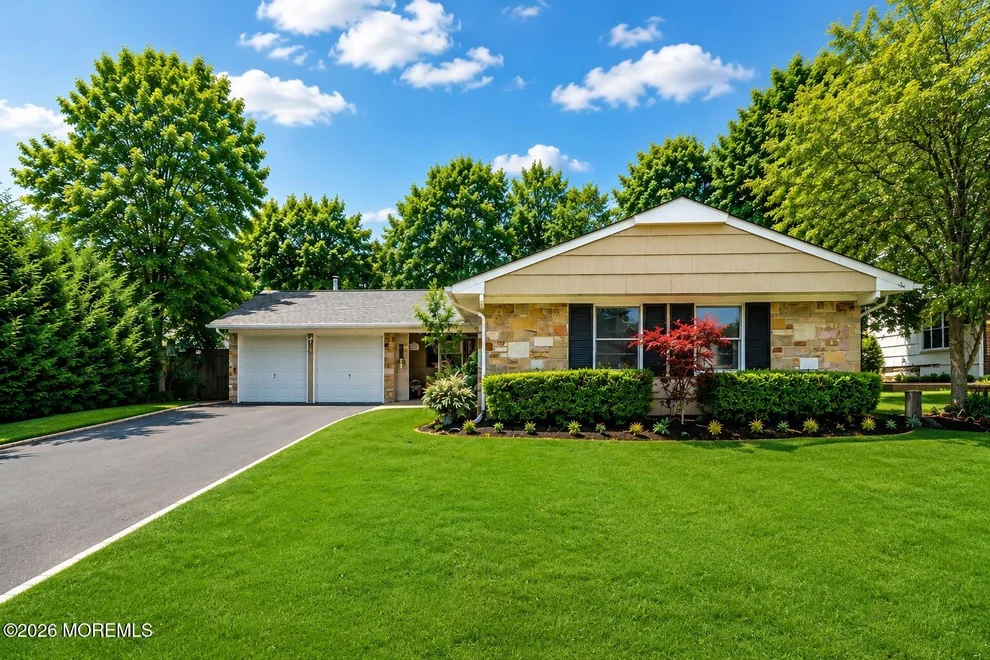 Unit for sale at 186 Van Brackle Road, Aberdeen, NJ 07747